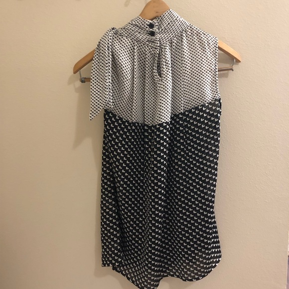 New York and Company size small - Picture 3 of 4